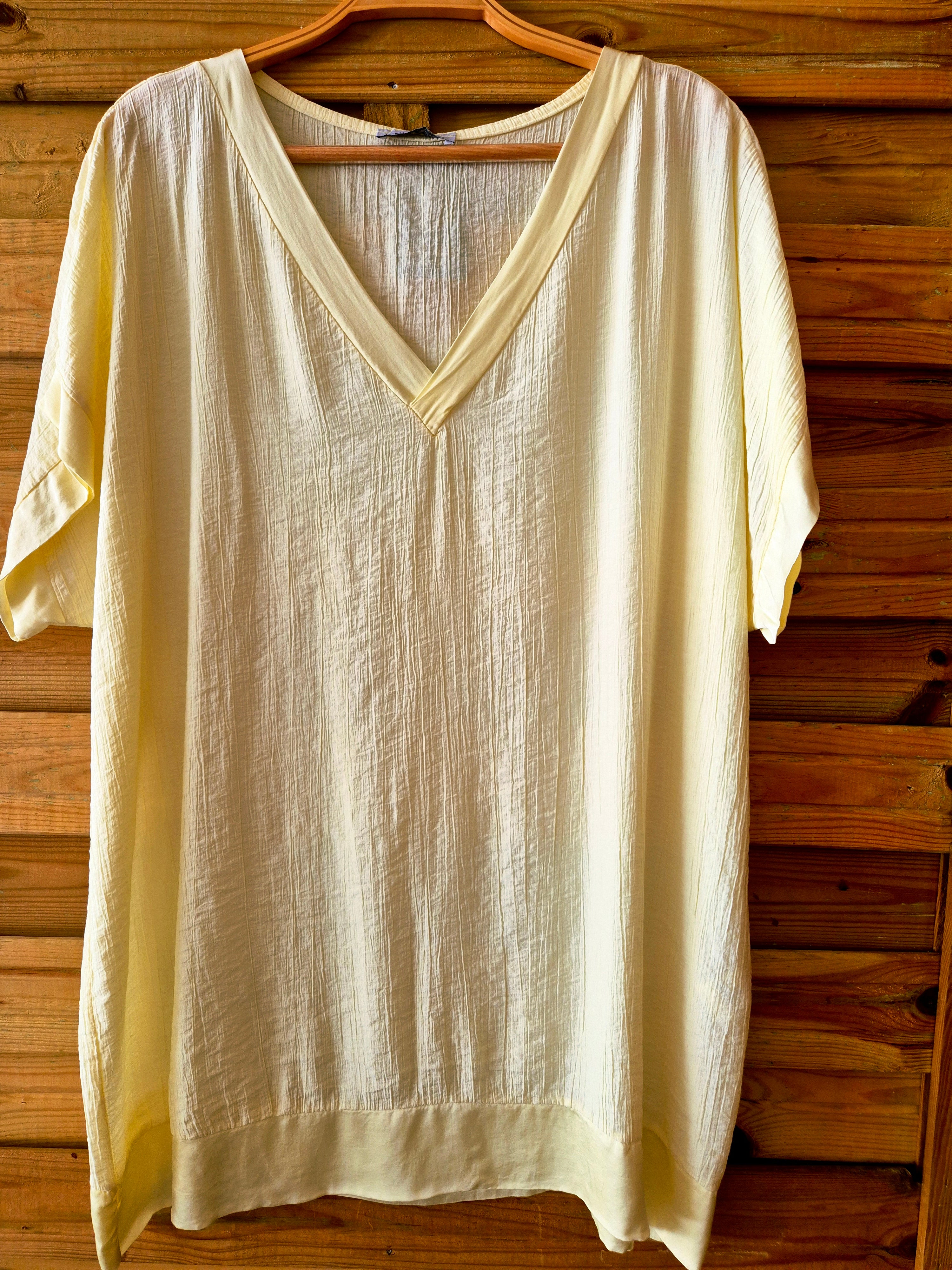 Blouse ample avec détail en satin · Taille unique XL–3XL
