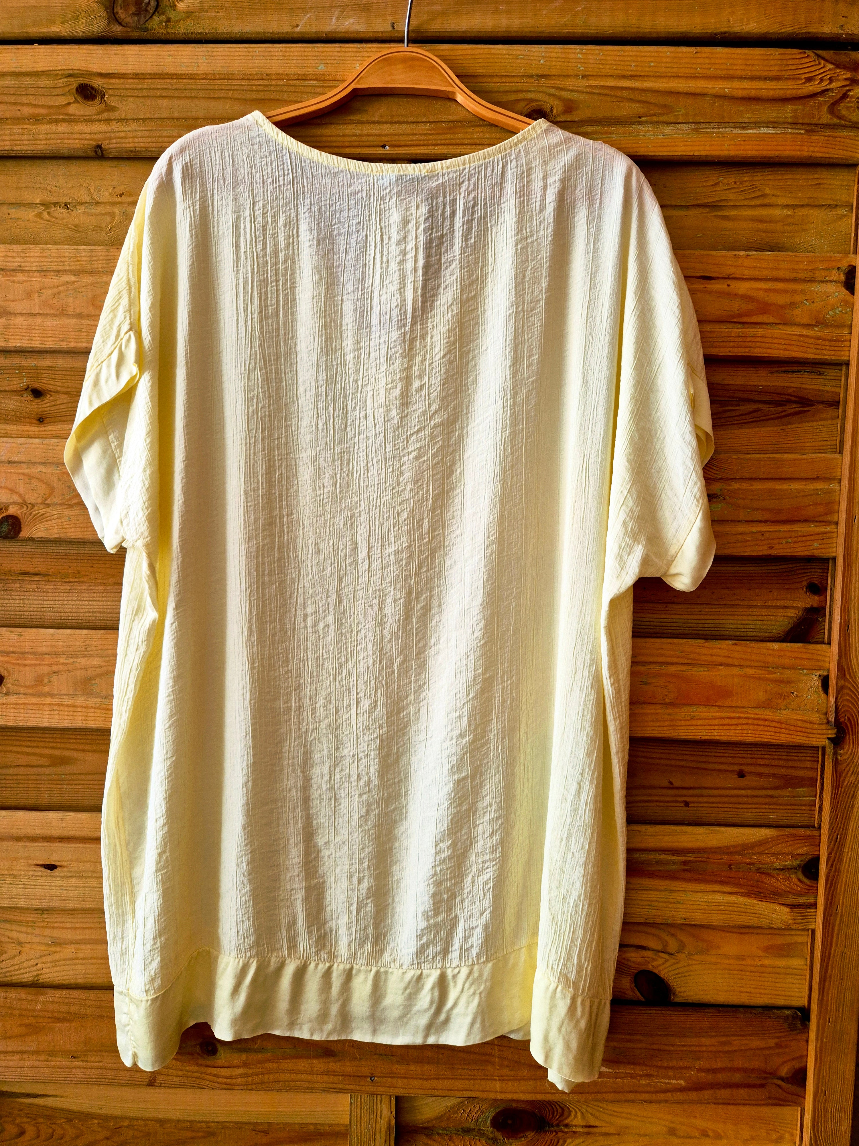 Blouse ample avec détail en satin · Taille unique XL–3XL