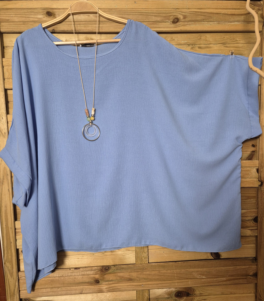 Blusa amplia con colgante incluido · Talla única XL–4XL