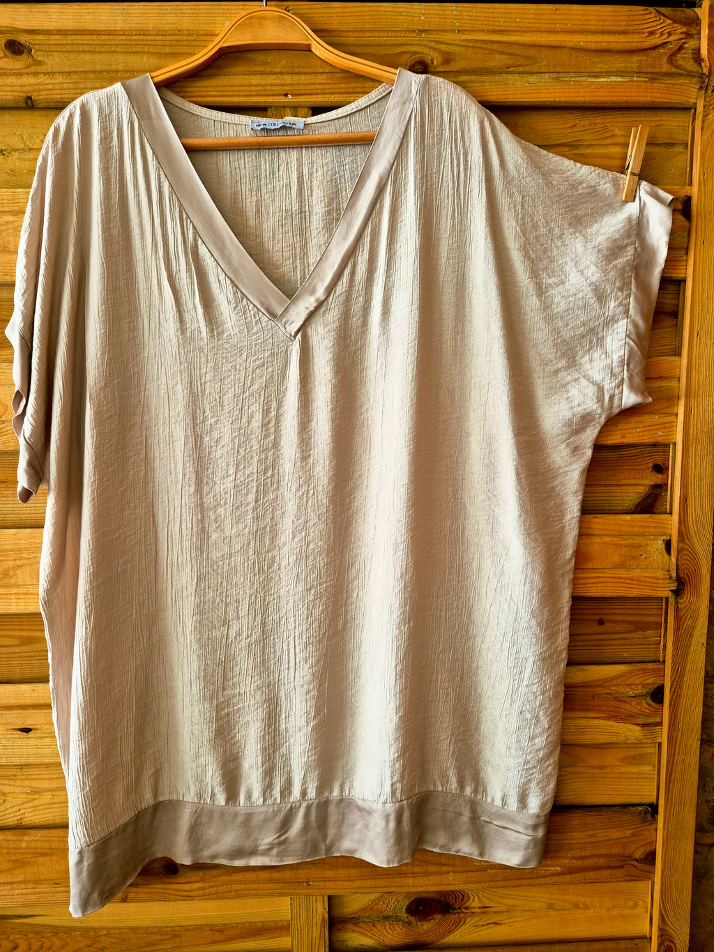 Blouse ample avec détail en satin · Taille unique XL–3XL