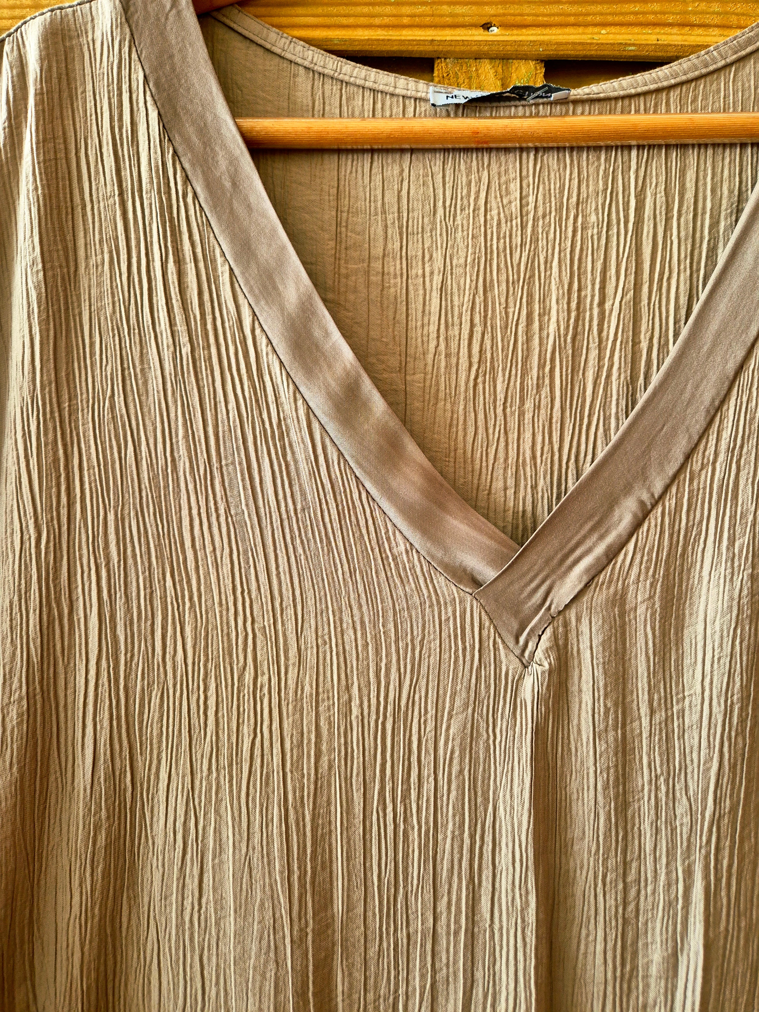 Blouse ample avec détail en satin · Taille unique XL–3XL