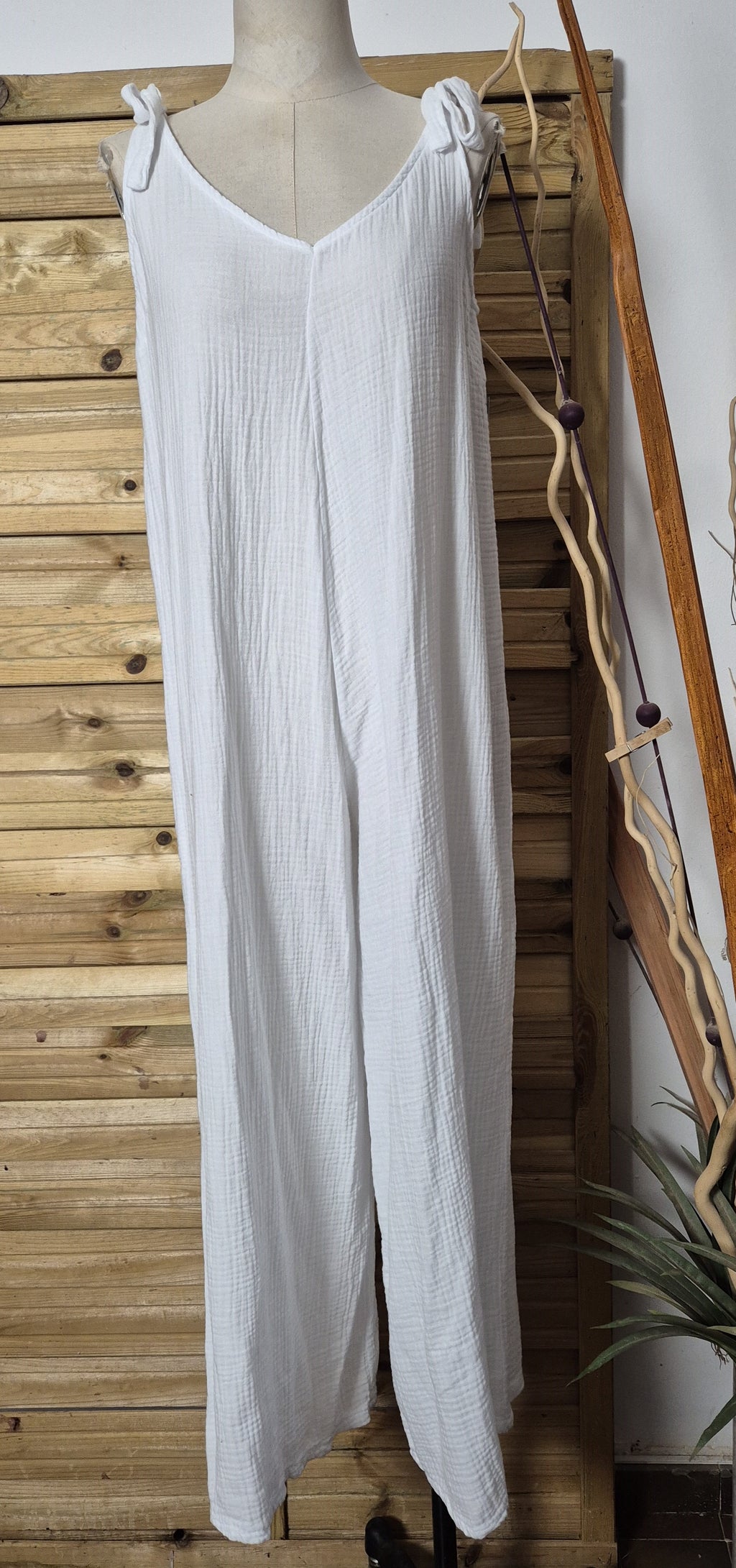 Mono de muselina blanco con lazos · Talla única