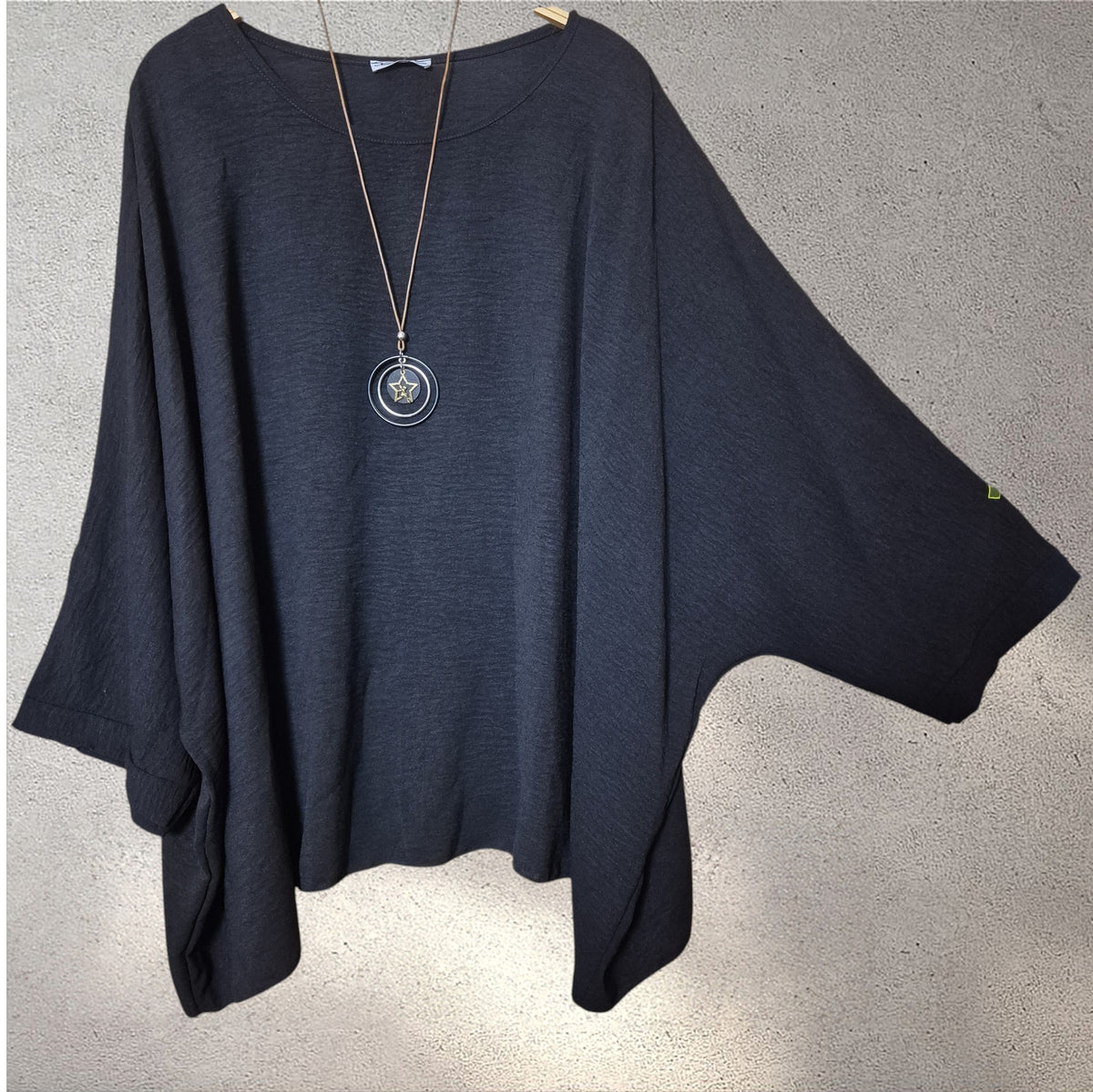 Blusa amplia negra