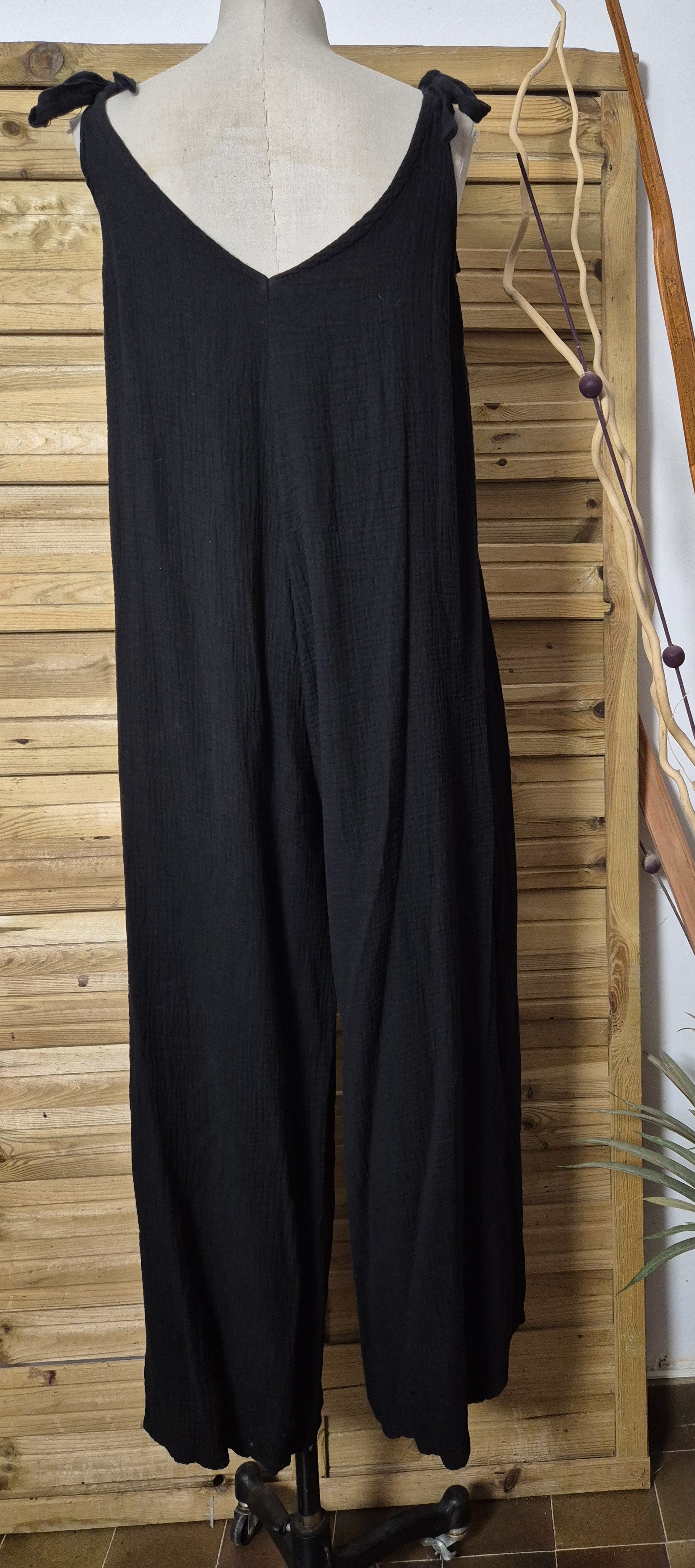 Mono de muselina negro con lazos · Talla única