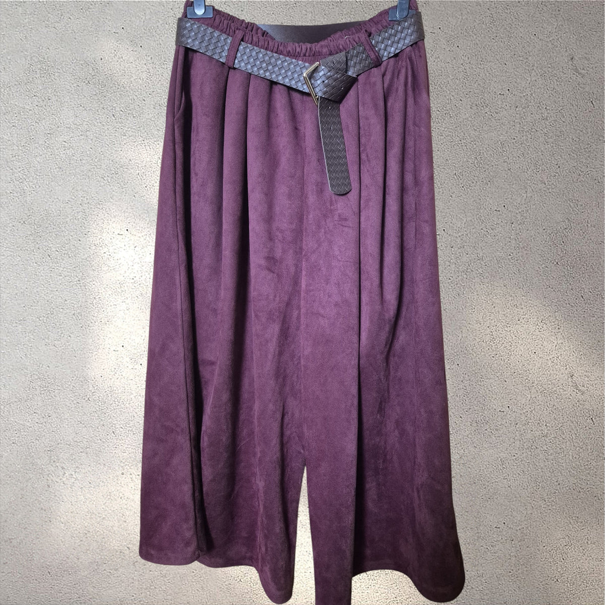 Pantalón antelina burdeos