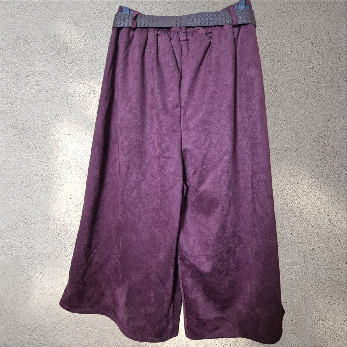 Pantalón antelina burdeos