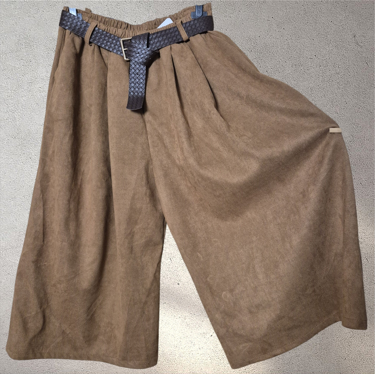 Pantalón antelina camel