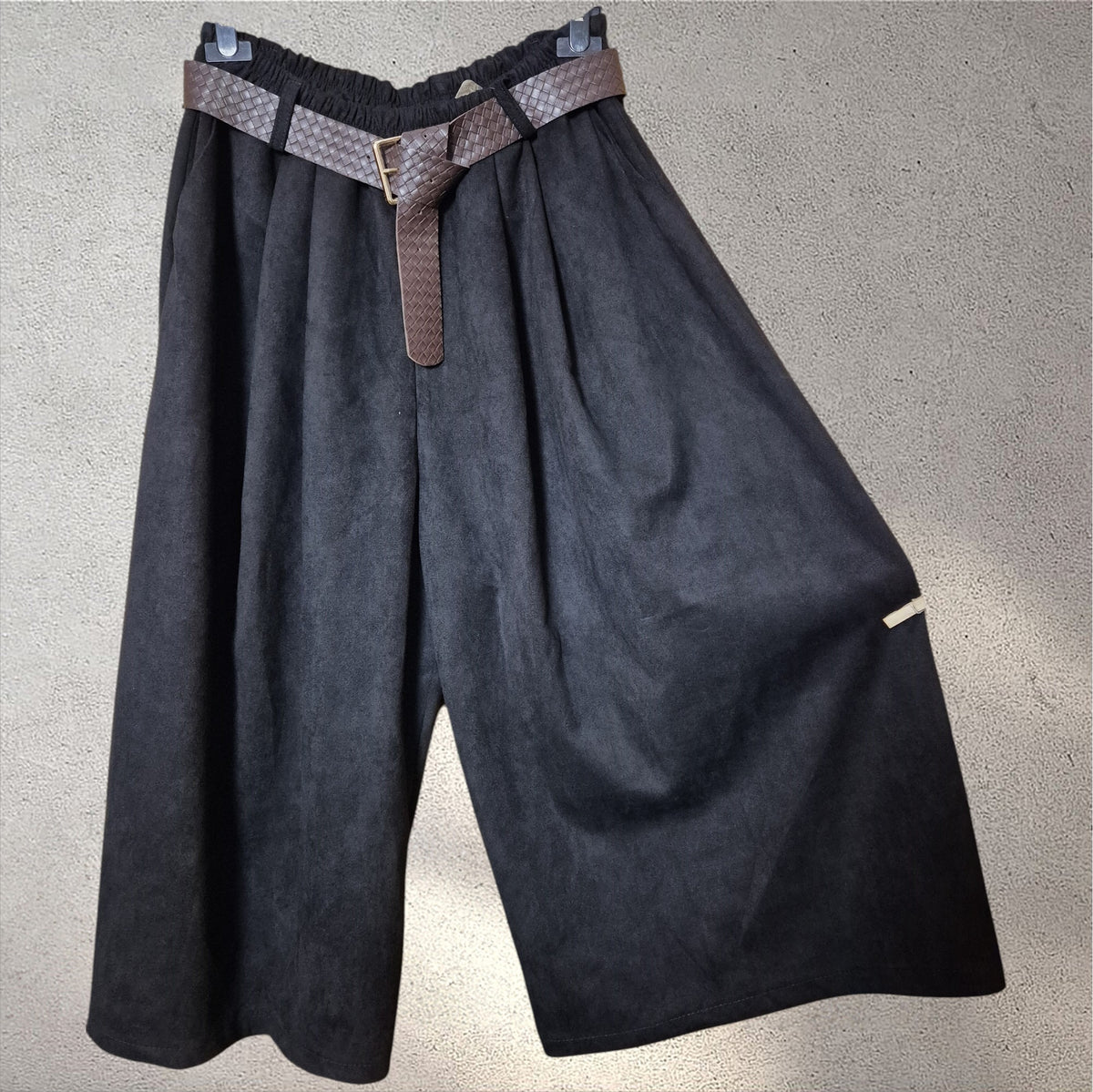 Pantalón antelina negro