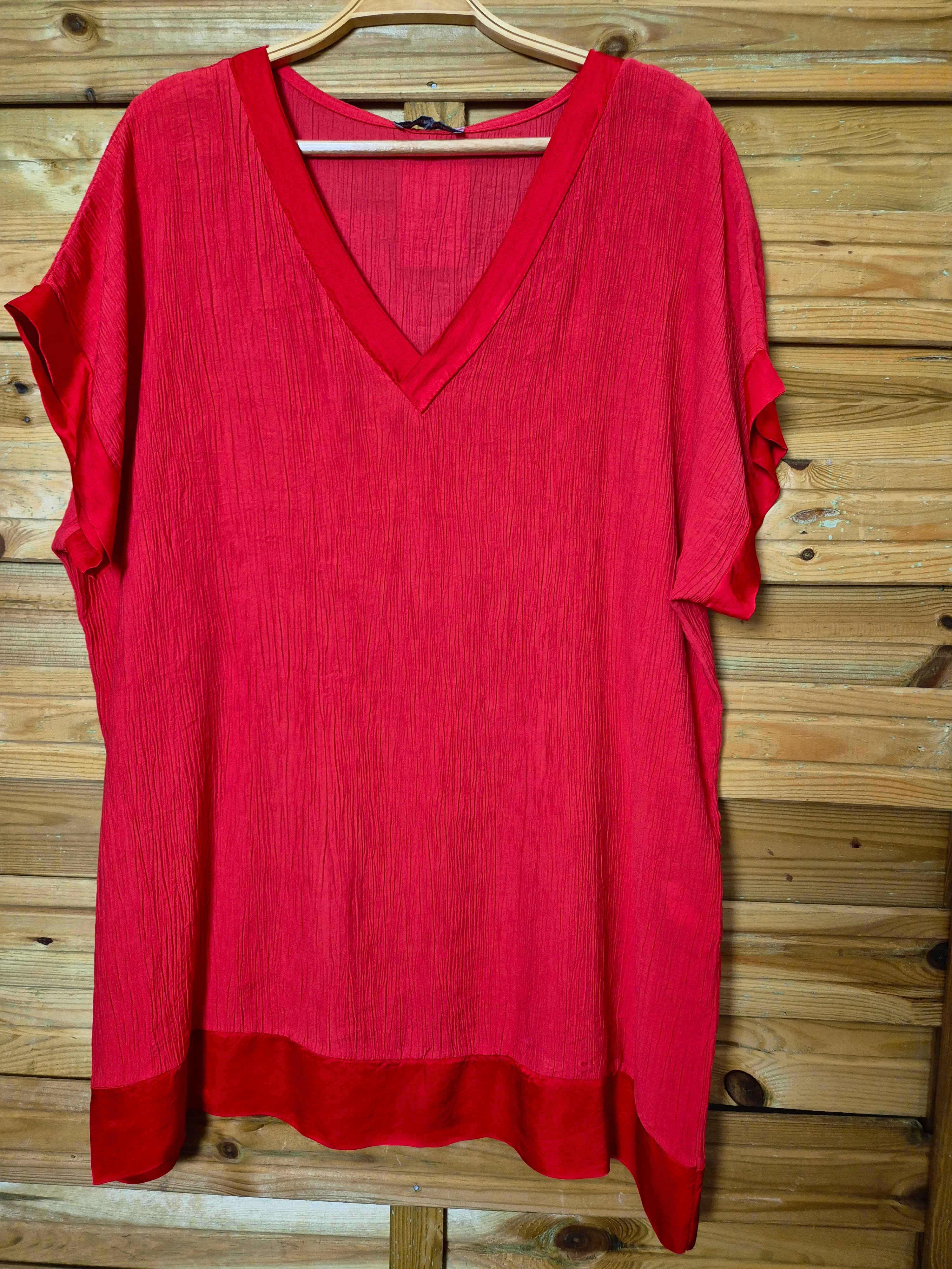 Blouse ample avec détail en satin · Taille unique XL–3XL