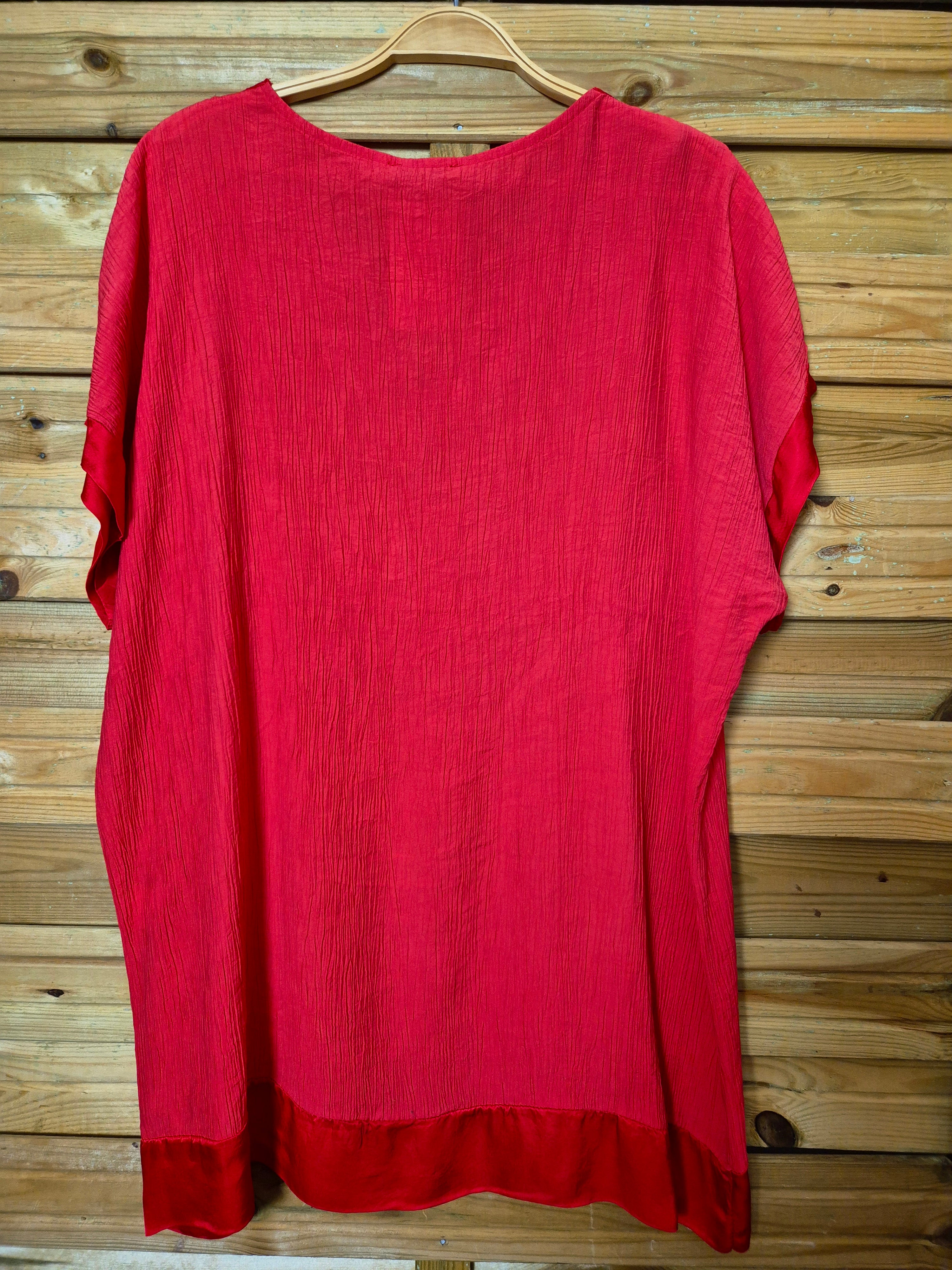 Blouse ample avec détail en satin · Taille unique XL–3XL